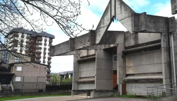 Iglesia brutalista de Cristo Rey - Ourense