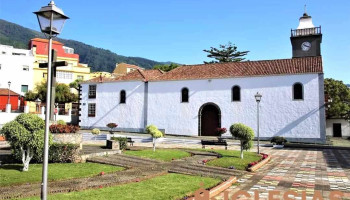 Iglesia De San Pedro Apostol - San Pedro