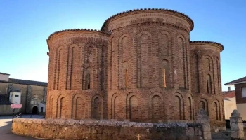 Iglesia de Santa María la Antigua (s. Xii) (ruina consolidada) - Villalpando