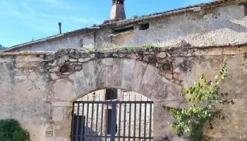 Sant Salvador de Cabrera - El Castell De Cabrera