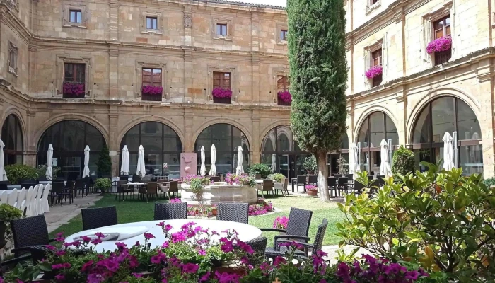 Basilica De San Isidoro Hotel Real Colegiata San Isidoro - León