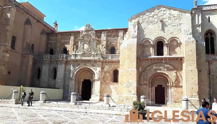 Basilica De San Isidoro Videos - León