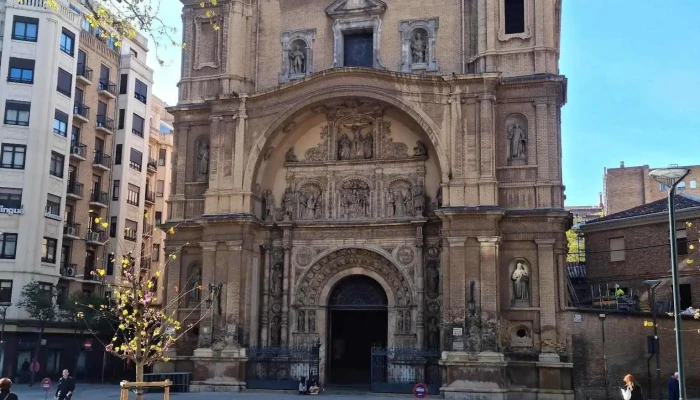 Basilica De Santa Engracia Basilica - zaragoza