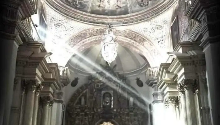 Basílica del Dulce Nombre de Jesús y María Santísima de la Paz - Antequera