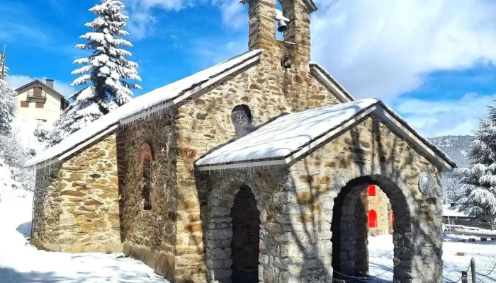 Capella De La Mare De Deu De Montserrat Alp Iglesia - Alp