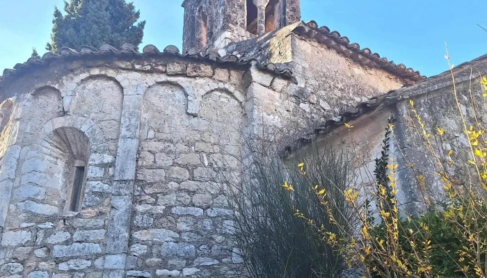 Capella Romanica De Sant Cugat Instagram - Moja