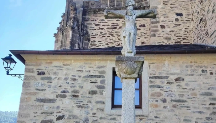 Colegiata De Santa Maria De Cluni Cerca De Mi - Villafranca del Bierzo