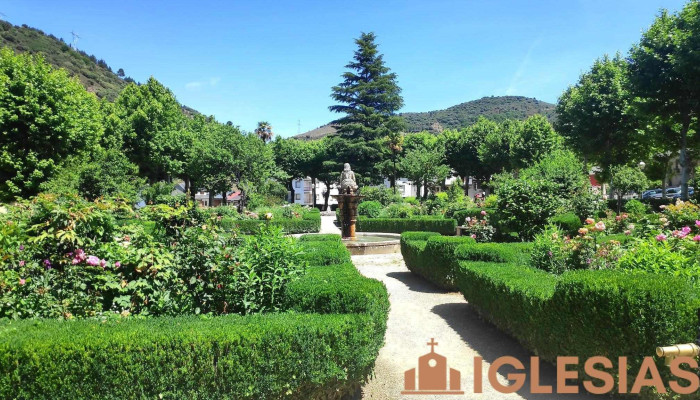 Colegiata De Santa Maria De Cluni Jardin De La Alameda - Villafranca del Bierzo