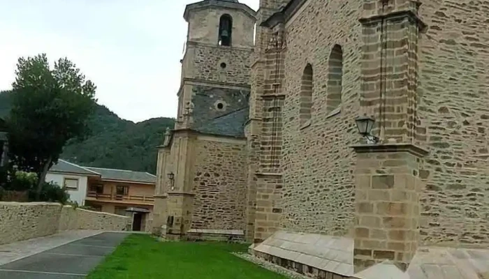 Colegiata De Santa Maria De Cluni Videos - Villafranca del Bierzo