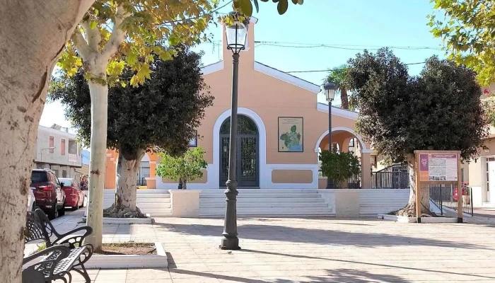 Ermita De La Santisima Cruz Recientes - Granja de Rocamora
