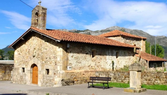 Ermita De La Virgen De La Rueda -  Iglesia Catolica - Los Corrales de Buelna