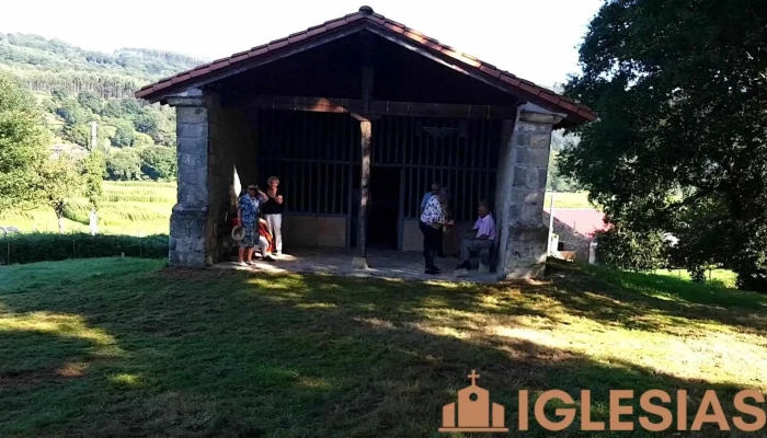 Ermita De Los Martirucos -  Iglesia - Reocín