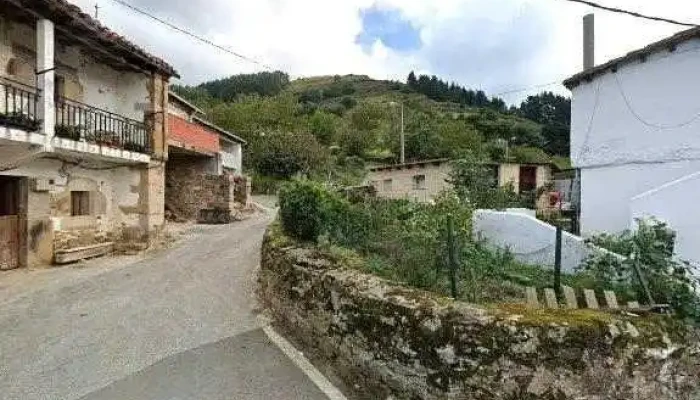 Ermita De San Miguel -  Iglesia - Lanzas Agudas