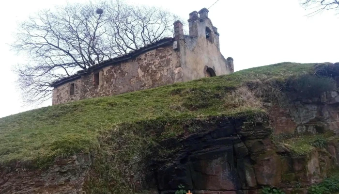 Ermita De San Tiso -  Iglesia Catolica - San Tirso