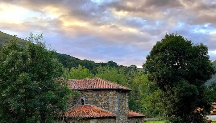 Ermita De San Vicente -  Abierto Ahora - Selores