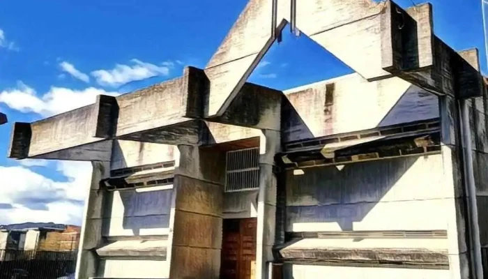 Iglesia Brutalista De Cristo Rey -  Iglesia Catolica - Ourense