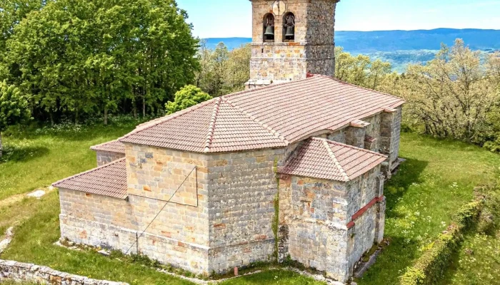 Iglesia De El Salvador -  Barrio De Bricia - Barrio de Bricia