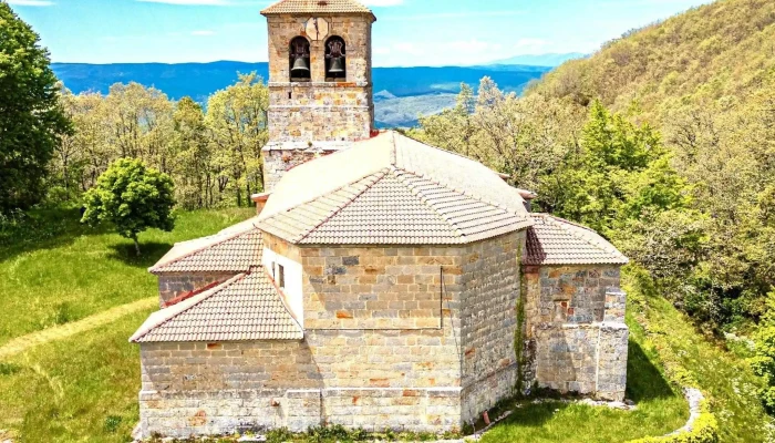 Iglesia De El Salvador -  Como Llegar - Barrio de Bricia