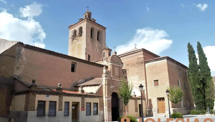 Iglesia De El Salvador -  Iglesia Catolica - Arévalo