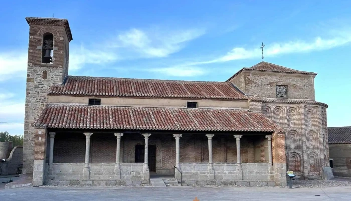 Iglesia De El Salvador -  Iglesia Catolica - Gajates
