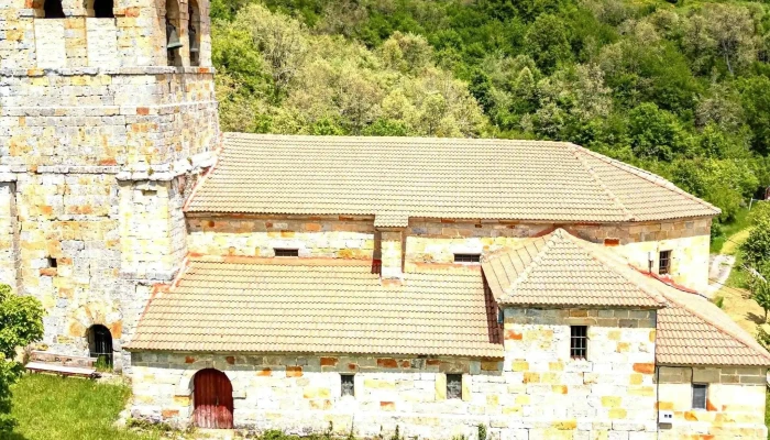 Iglesia De El Salvador -  Promocion - Barrio de Bricia
