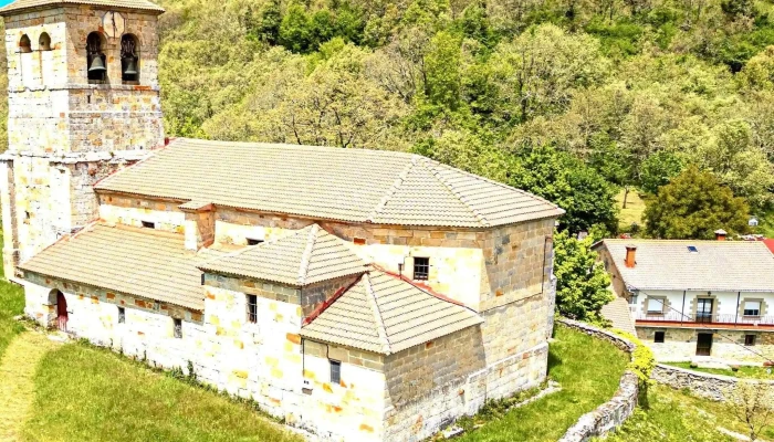 Iglesia De El Salvador -  Ubicacion - Barrio de Bricia