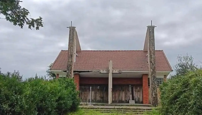 Iglesia de la Ciudad Residencial de Perlora - Perlora Ciudad De Vacaciones