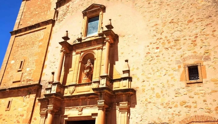 Iglesia De Nuestra Senora De La Esperanza Instagram - Peñas de San Pedro