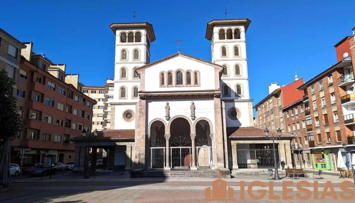 Iglesia de San Andrés de El Entrego - San Martín Del Rey Aurelio