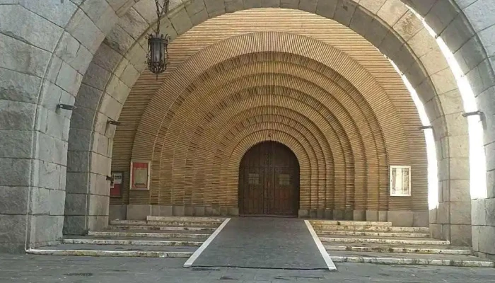 Iglesia De San Antonio De Padua -  Videos - Zaragoza