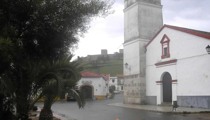 Iglesia De San Bartolome Alojamiento Turistico Mari Carmen - El Real de la Jara