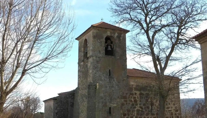 Iglesia De San Benito -  Iglesia Catolica - Carbonera de Frentes