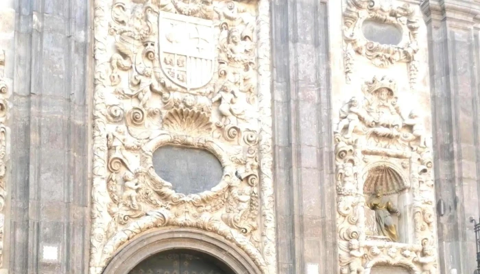 Iglesia De San Cayetano Y Capilla De Santa Isabel -  Abierto Ahora - Zaragoza