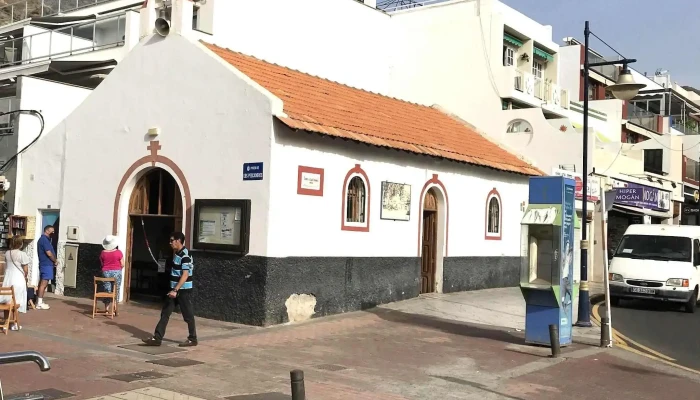 Iglesia De San Fernando De Puerto De Mogan Comentarios - Lomo Quiebre