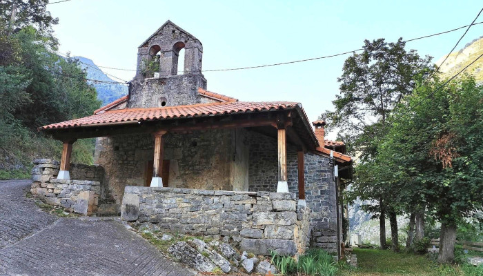 Iglesia De San Ignacio De Ponga -  Casielles - San Ignacio