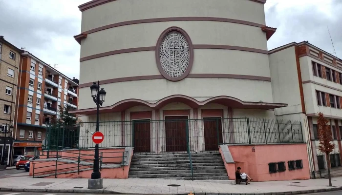 Iglesia De San Jose De Pumarin Iglesia Catolica - Oviedo