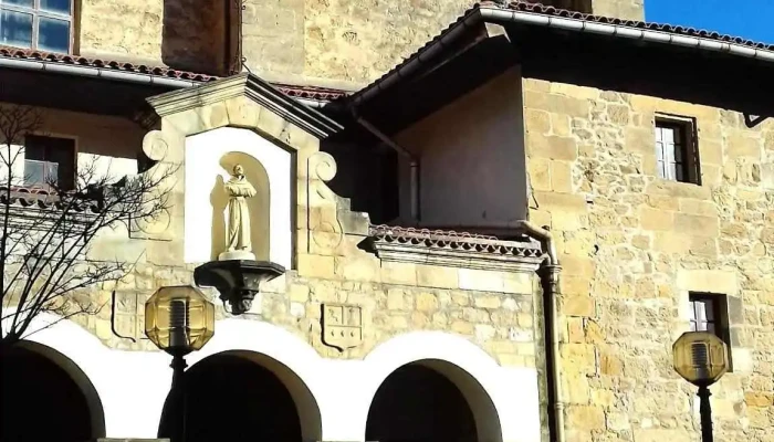 Iglesia De San Juan Bautista -  Padres Franciscanos Iglesia - Zarautz