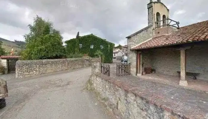 Iglesia De San Juan Bautista -  Telefono - Helgueras