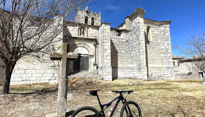 Iglesia De San Juan Bautista -  Videos - Fuentes de Cuéllar
