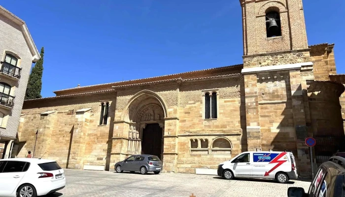 Iglesia De San Juan Del Mercado -  Iglesia Catolica - Benavente