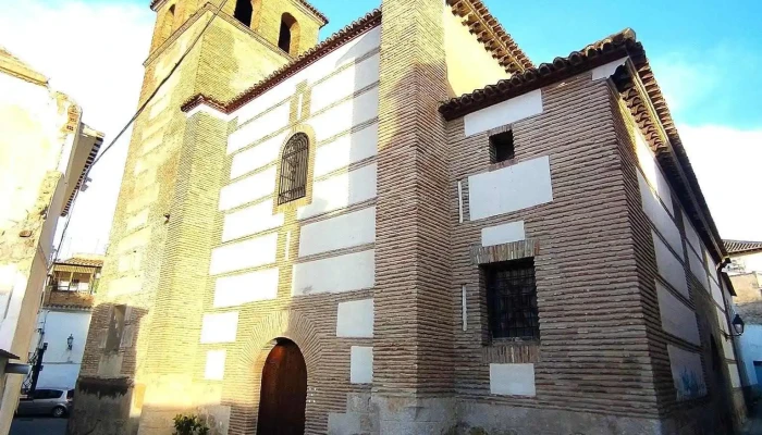 Iglesia De San Juan -  Iglesia Catolica - Baza