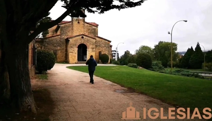 Iglesia De San Julian De Los Prados Santullano Videos - Oviedo