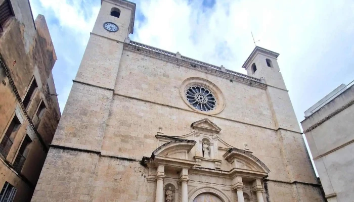 Iglesia De San Julian Videos - L'arboç