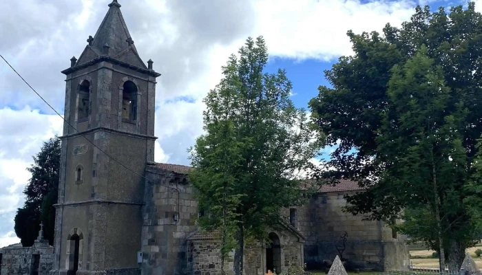 Iglesia De San Julian Y Santa Basilisa Iglesia - Montejo de Bricia
