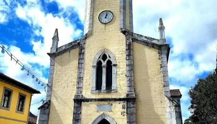 Iglesia de San Julián y Santa Basilisa - Llanes
