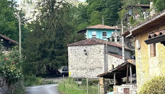 Iglesia De San Justo Y San Pastor -  La Riera - La Riera