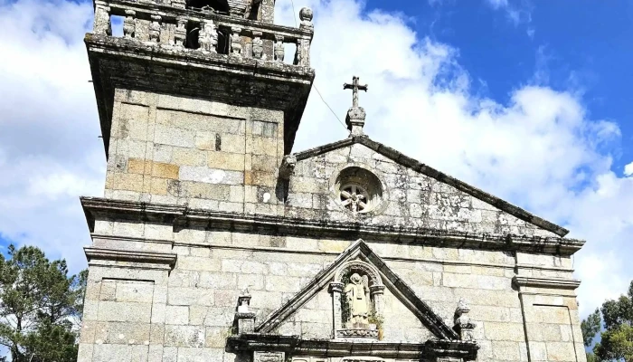 Iglesia De San Lorenzo De Funtans Comentario 1 - Gomesende