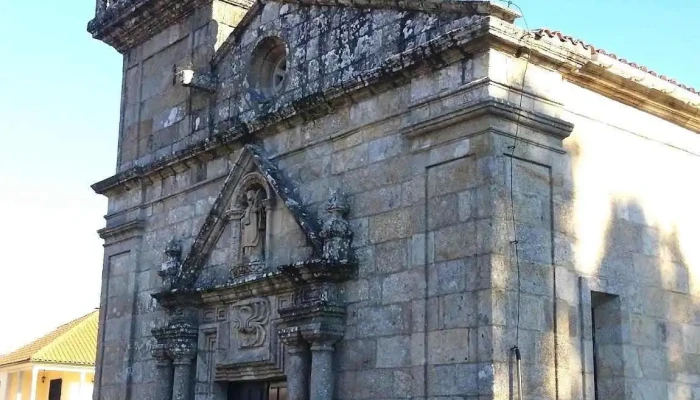 Iglesia De San Lorenzo De Funtans Iglesia - Gomesende