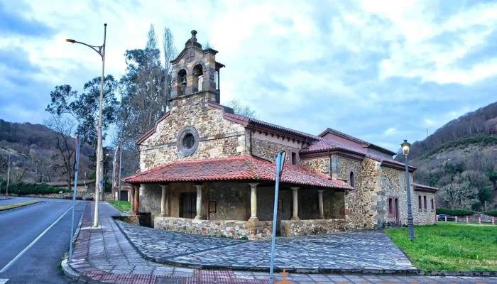 Iglesia De San Martin De Rianu Iglesia Catolica - Langreo