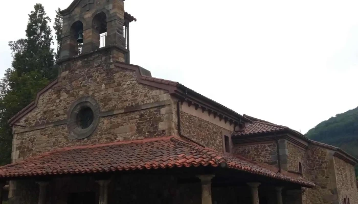 Iglesia de San Martín de Riañu - Langreo